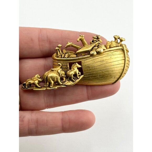 Vintage AJC Noah's Ark Brooch Pin - Picture 5 of 6